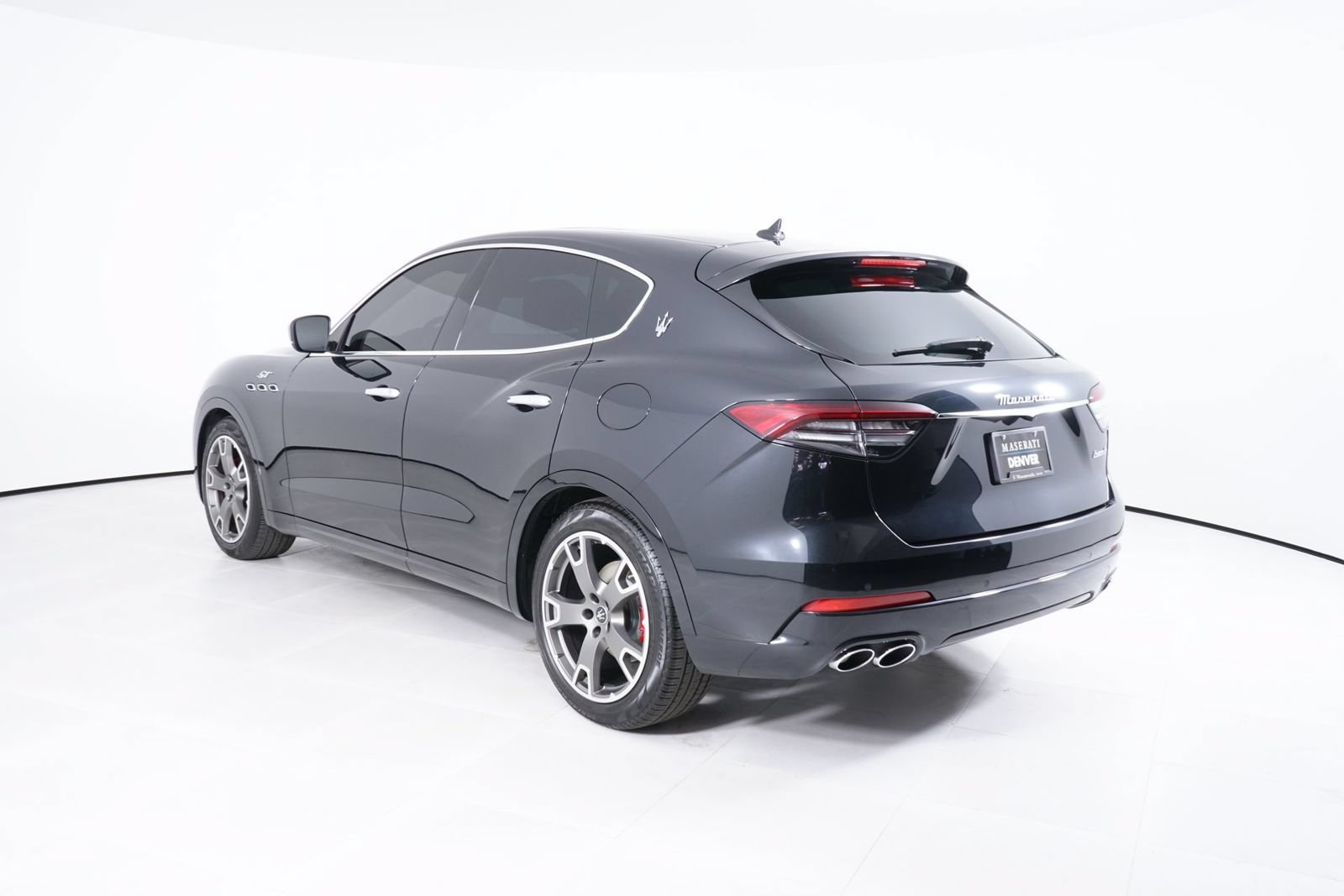 Used 2023 Maserati Levante GT AWD/4WD image 3