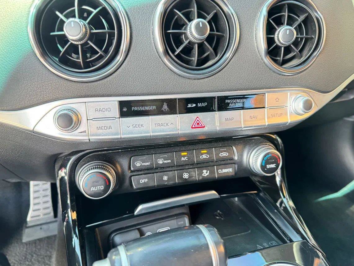 Used 2020 Kia Stinger GT-Line w/ Sun & Sound Package RWD image 19
