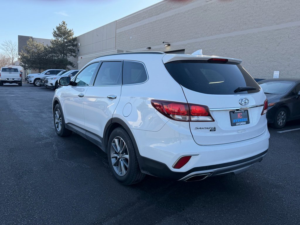 Used 2019 Hyundai Santa Fe XL SE image 3