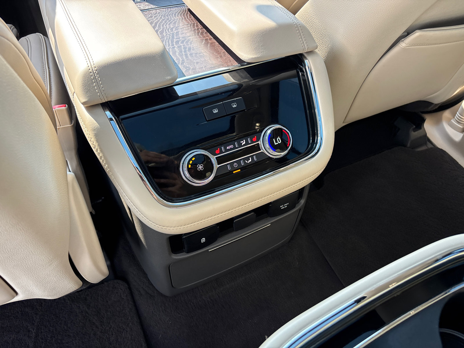 Used 2019 Lincoln Navigator Reserve AWD/4WD image 31