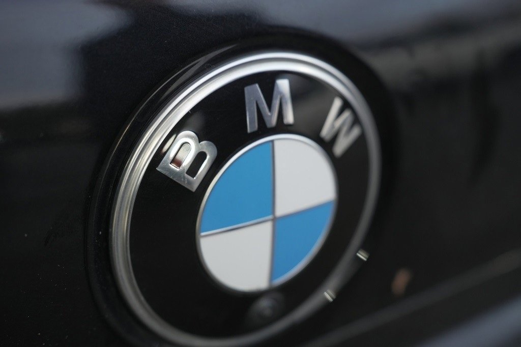 Used 2024 BMW 740i image 30