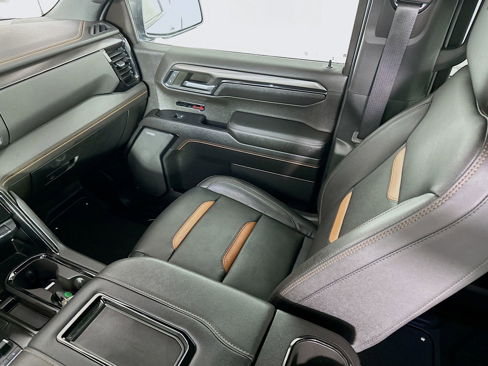 Used 2022 GMC Sierra 1500 AT4 w/ AT4 Preferred Package AWD/4WD image 28