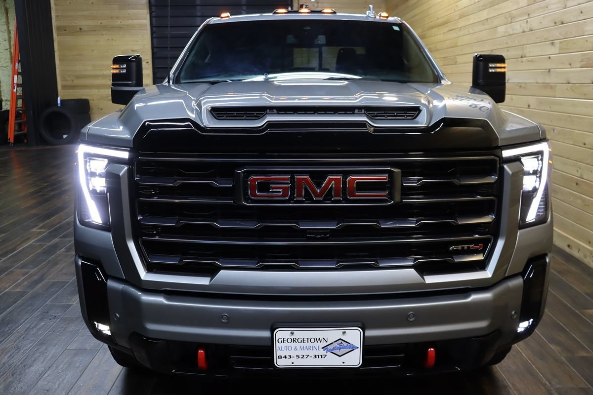 Used 2025 GMC Sierra 2500 AT4 w/ AT4 Preferred Package AWD/4WD image 7