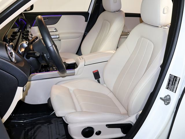 Used 2022 Mercedes-Benz GLB 250 4MATIC image 4