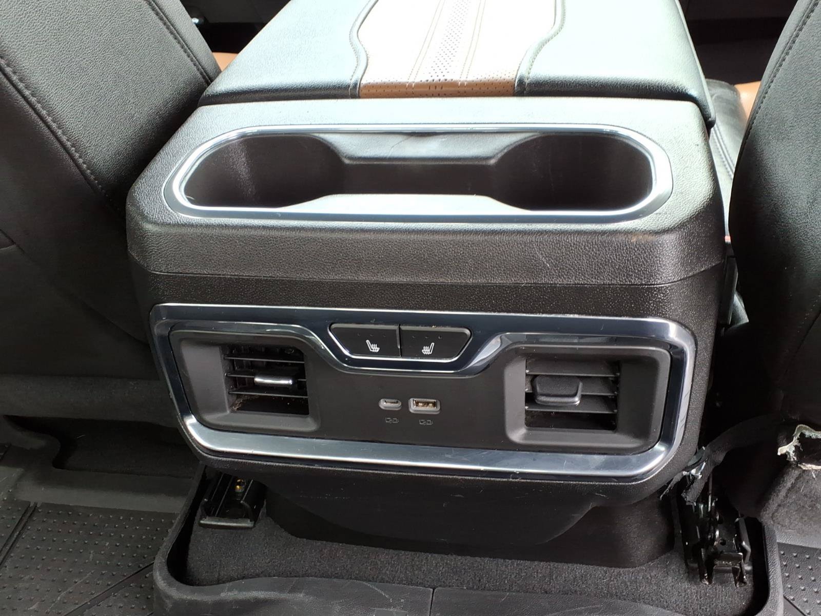 Used 2024 Chevrolet Silverado 1500 High Country w/ Technology Package AWD/4WD image 16