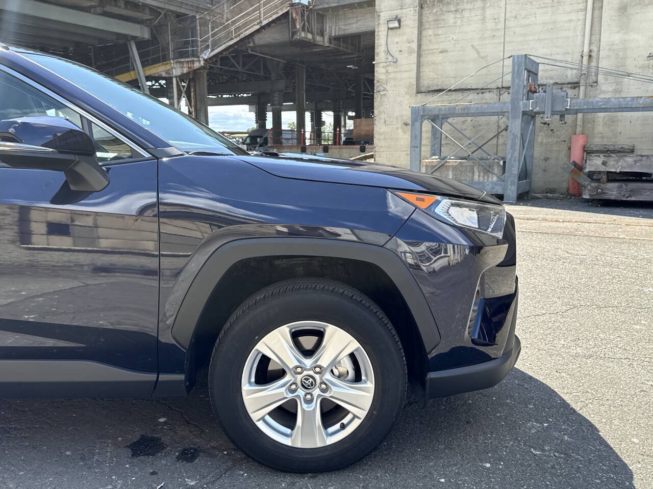 Used 2020 Toyota RAV4 XLE w/ Convenience Package AWD/4WD image 24