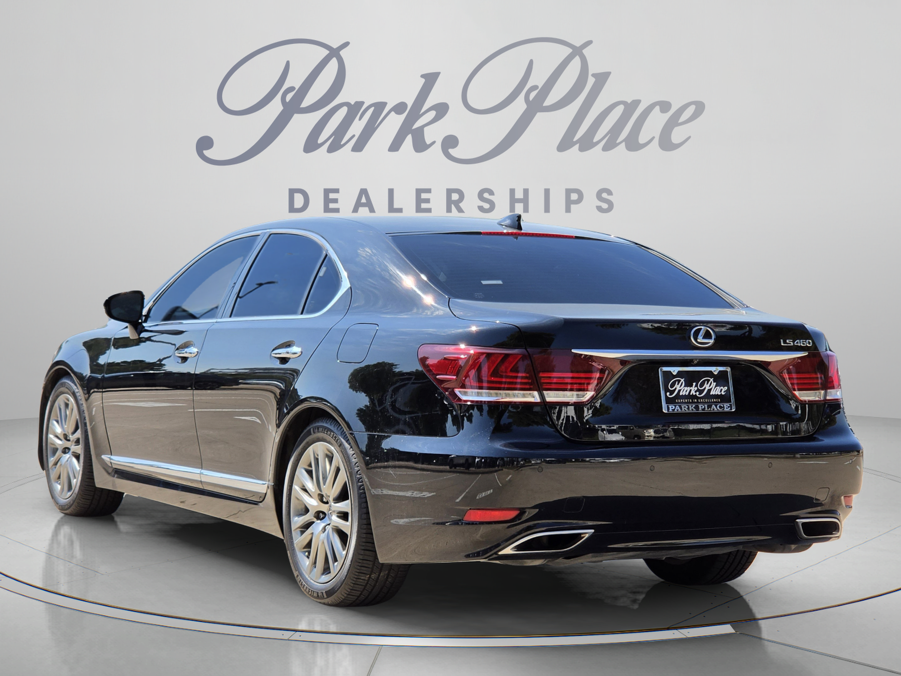 Used 2017 Lexus LS 460 w/ Comfort Package RWD image 3