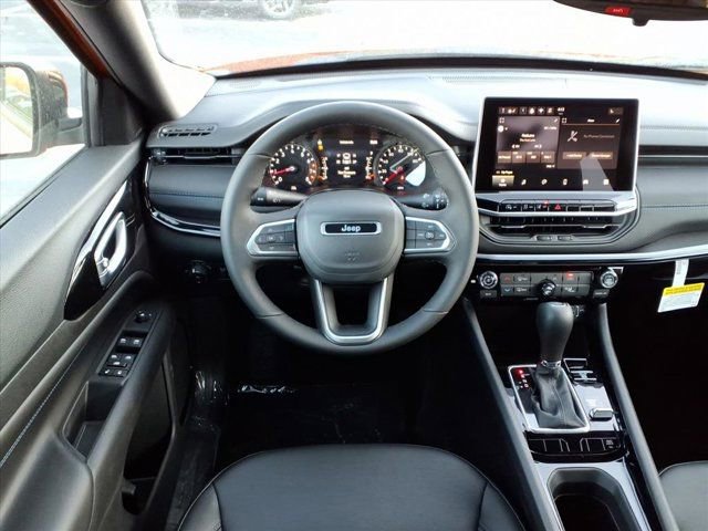 New 2026 Jeep Compass Latitude image 5