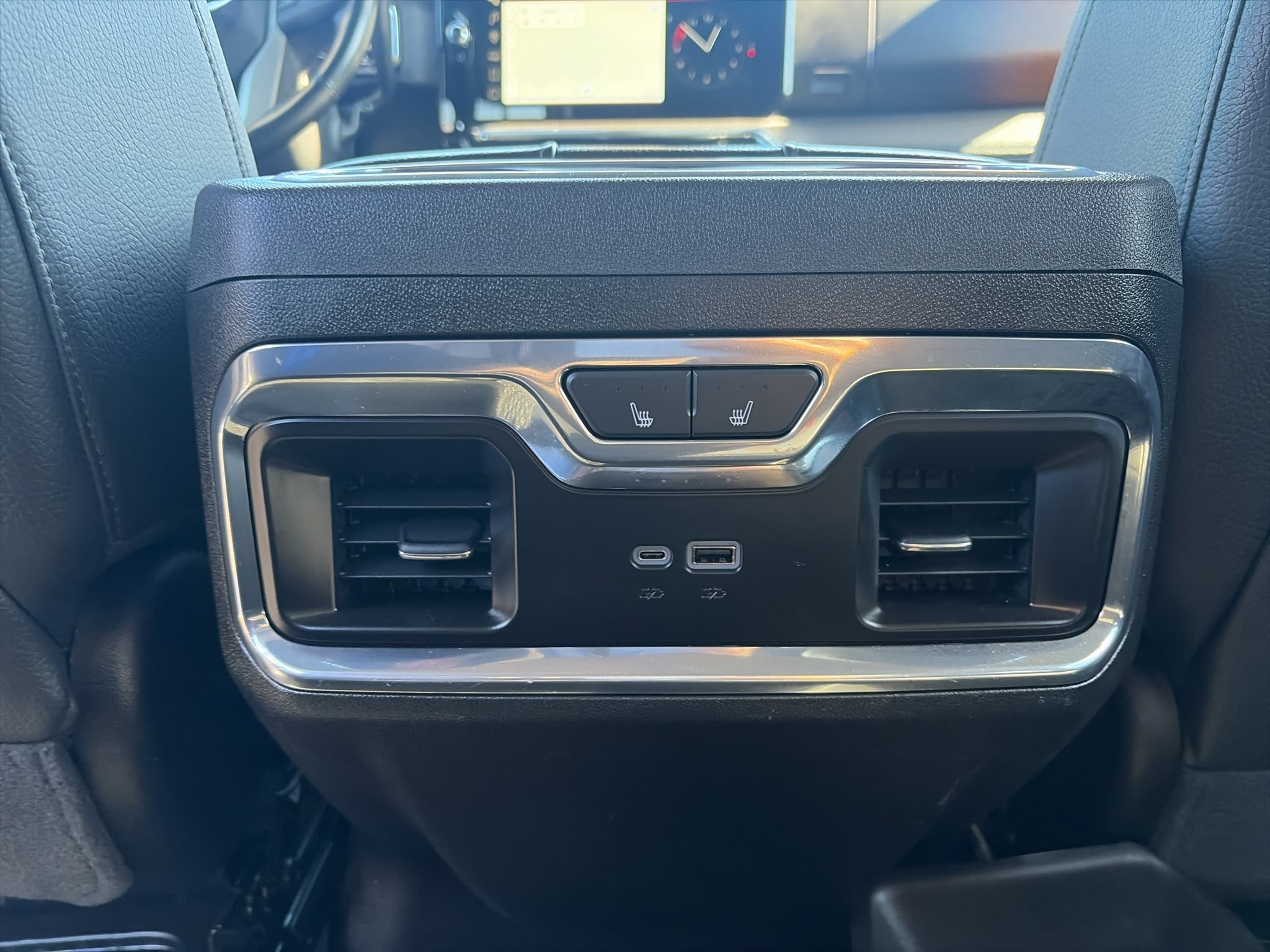 Used 2024 GMC Sierra 3500 Denali w/ Denali Reserve Package AWD/4WD image 15