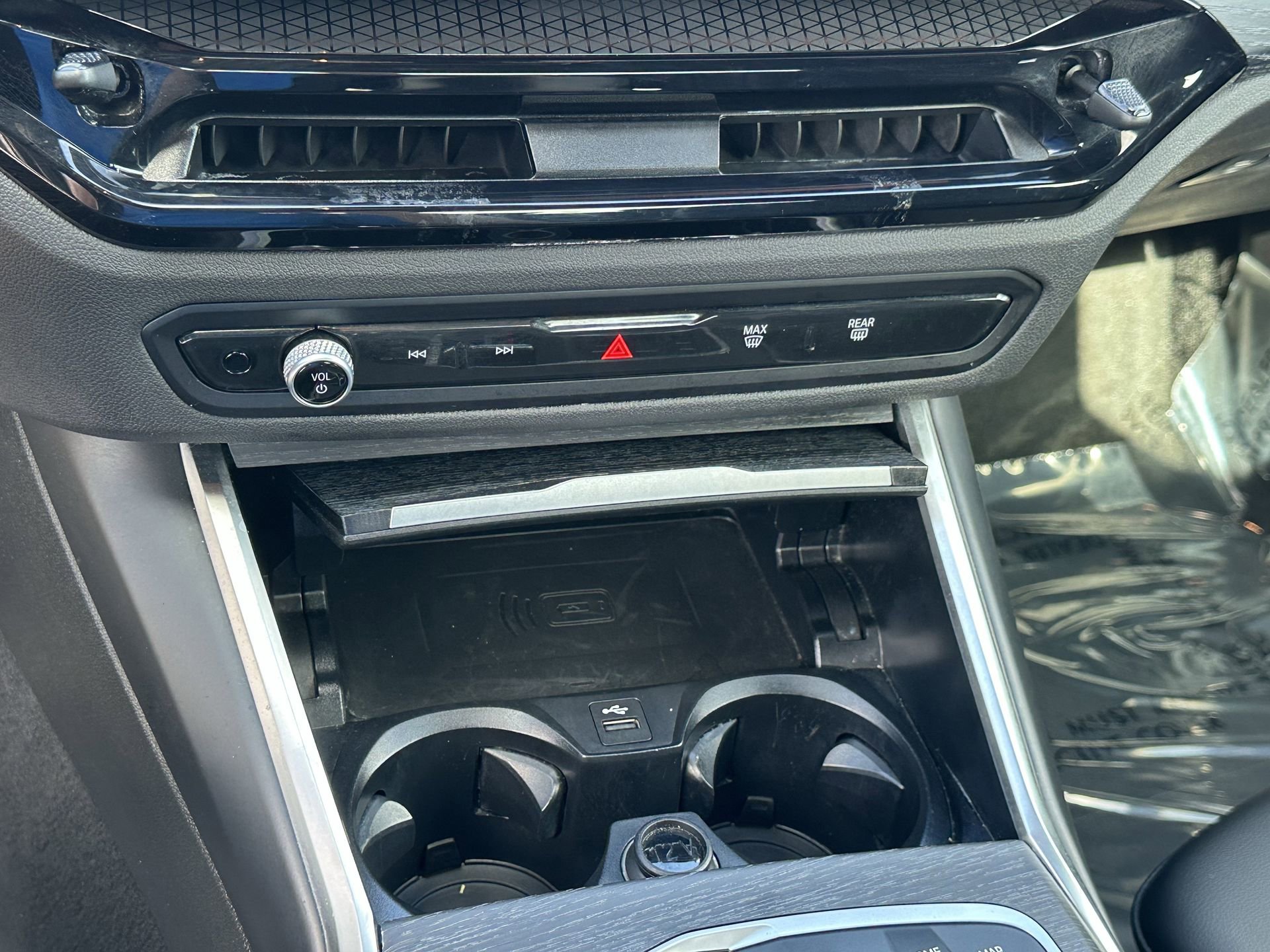 Certified 2025 BMW 330i Sedan image 28