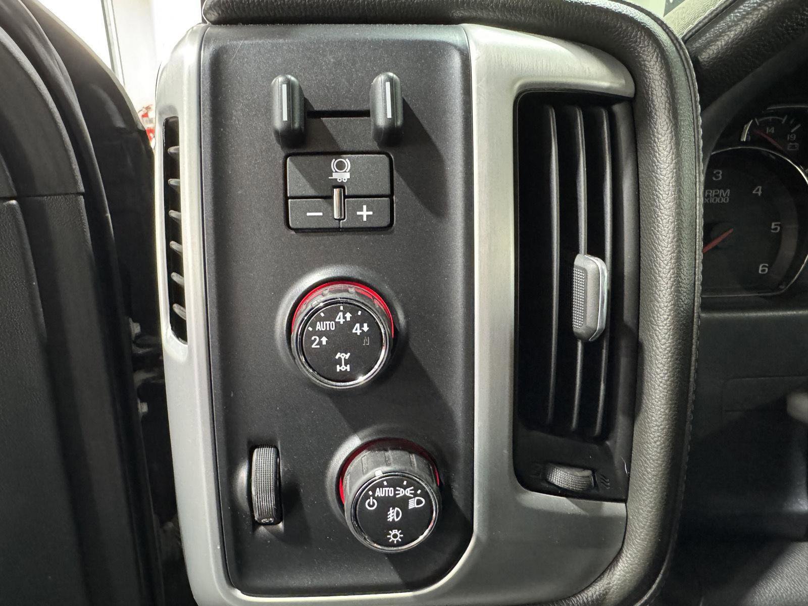Used 2016 GMC Sierra 1500 SLT w/ SLT Premium Package AWD/4WD image 10