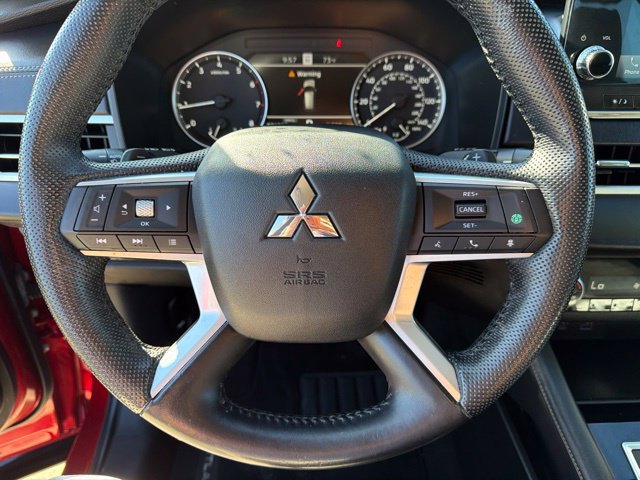 Used 2023 Mitsubishi Outlander ES FWD image 32