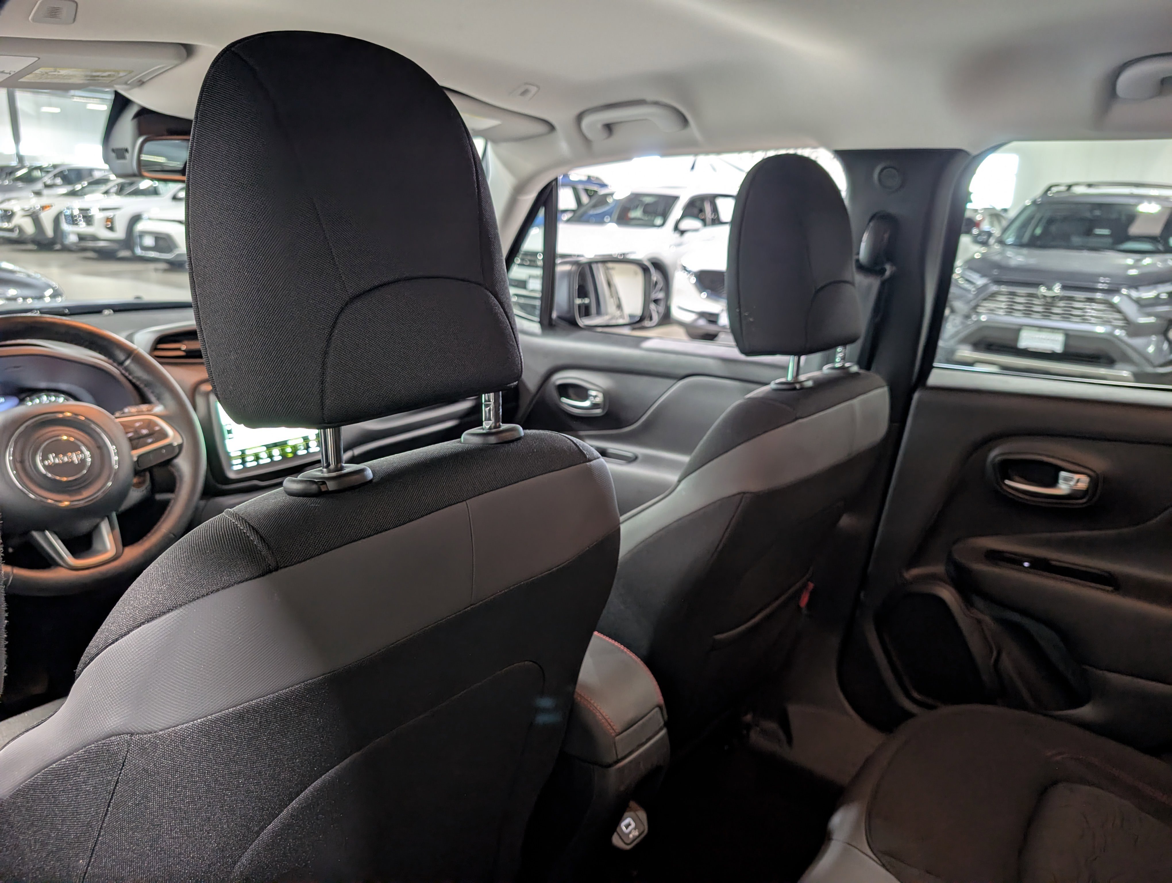 Used 2021 Jeep Renegade Trailhawk image 12