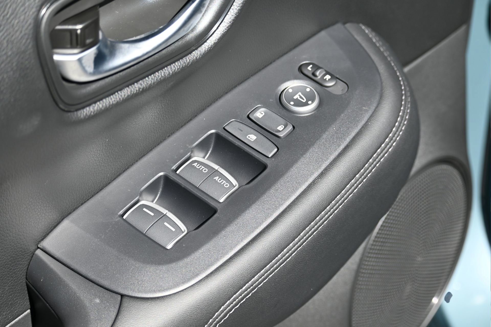 New 2026 Honda HR-V EX-L image 13