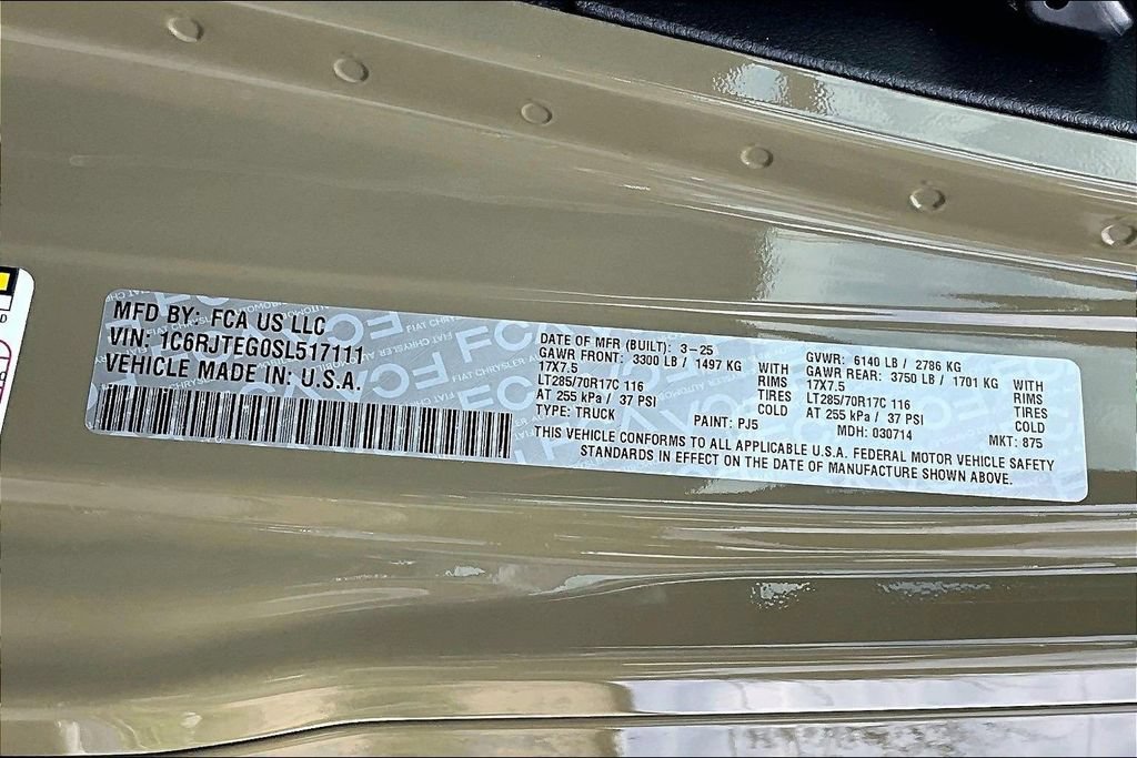 Used 2025 Jeep Gladiator Mojave AWD/4WD image 20
