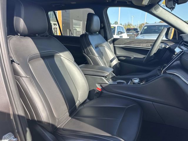 Used 2025 Jeep Grand Cherokee L Limited w/ Black Appearance Package image 11