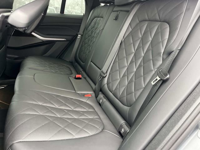 Used 2025 BMW X5 xDrive50e w/ Premium Package image 22