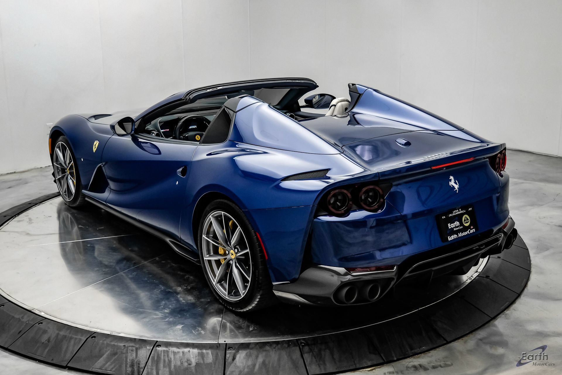 Used 2022 Ferrari 812 GTS RWD image 15