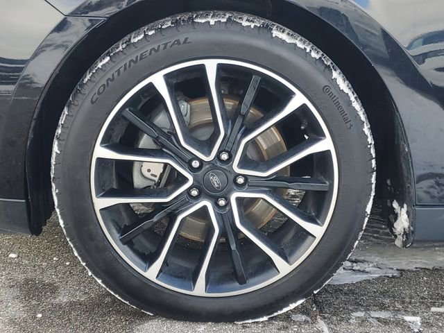 Used 2018 Ford Taurus SHO image 30