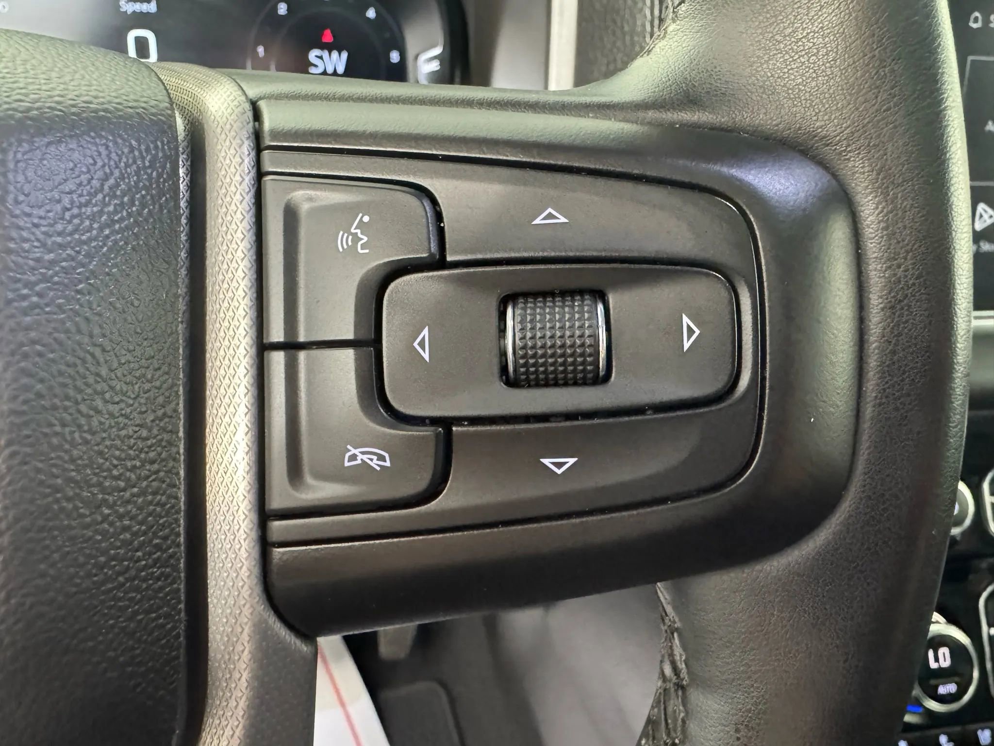 Used 2023 GMC Yukon XL Denali image 17