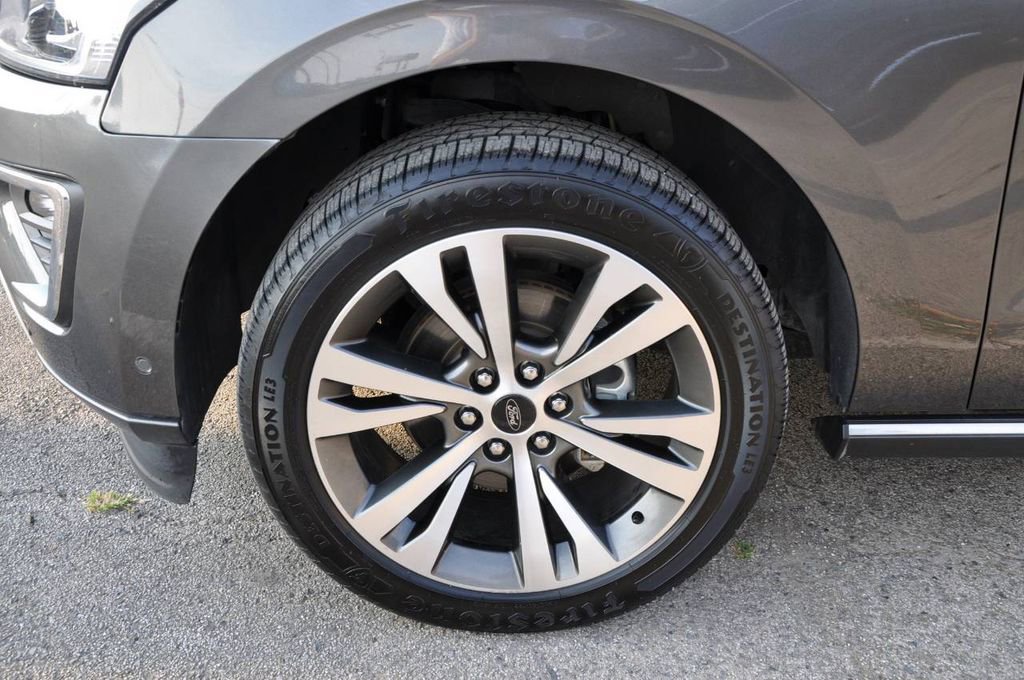 Used 2021 Ford Expedition Limited image 9