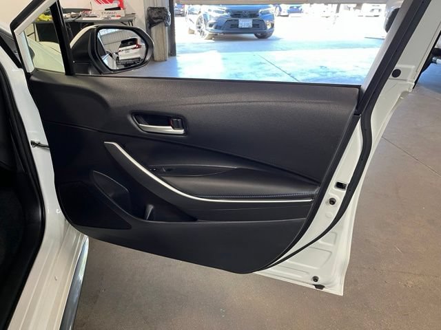 Used 2020 Toyota Corolla SE w/ SE Premium Package FWD image 12