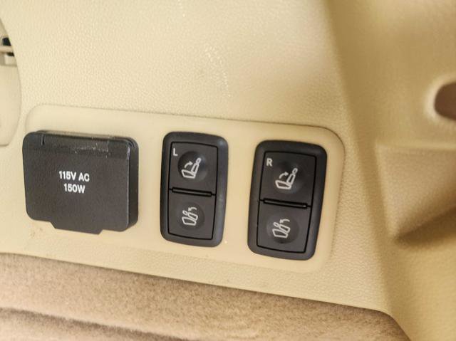 Used 2009 Mercedes-Benz GL 320 BlueTEC 4MATIC image 16