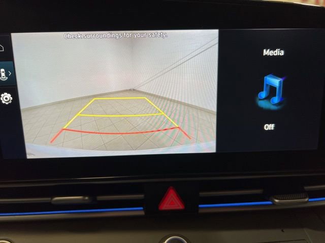 Used 2024 Hyundai Elantra SEL image 25