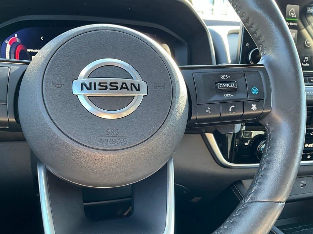 Used 2021 Nissan Rogue Platinum image 18