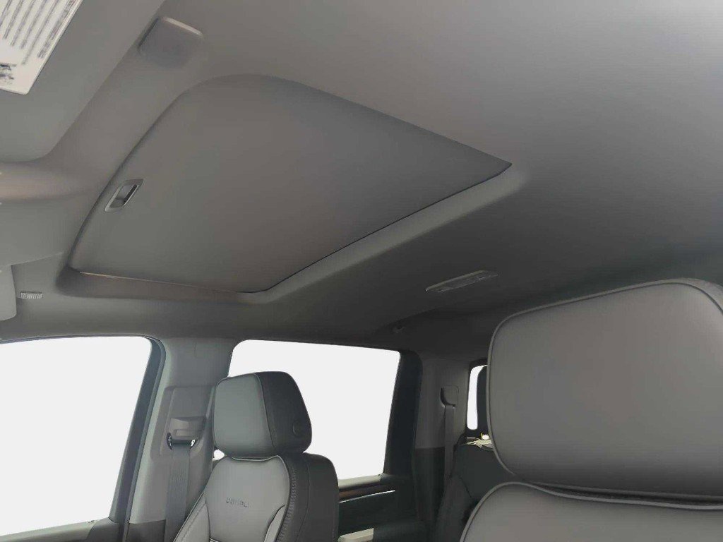 New 2025 GMC Sierra 2500 Denali w/ Denali Reserve Package image 10
