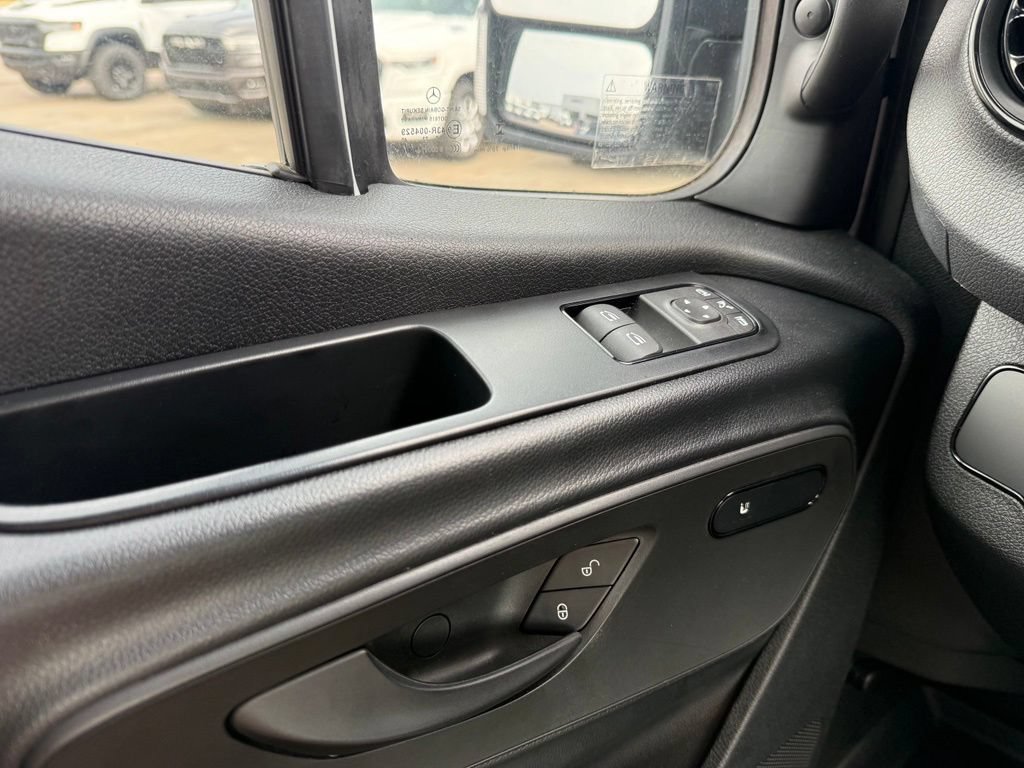 Used 2025 Mercedes-Benz Sprinter 2500 image 11
