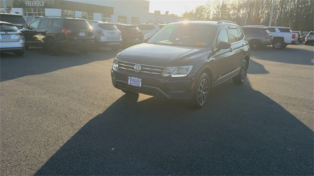Used 2021 Volkswagen Tiguan SE w/ Panoramic Sunroof Package image 4