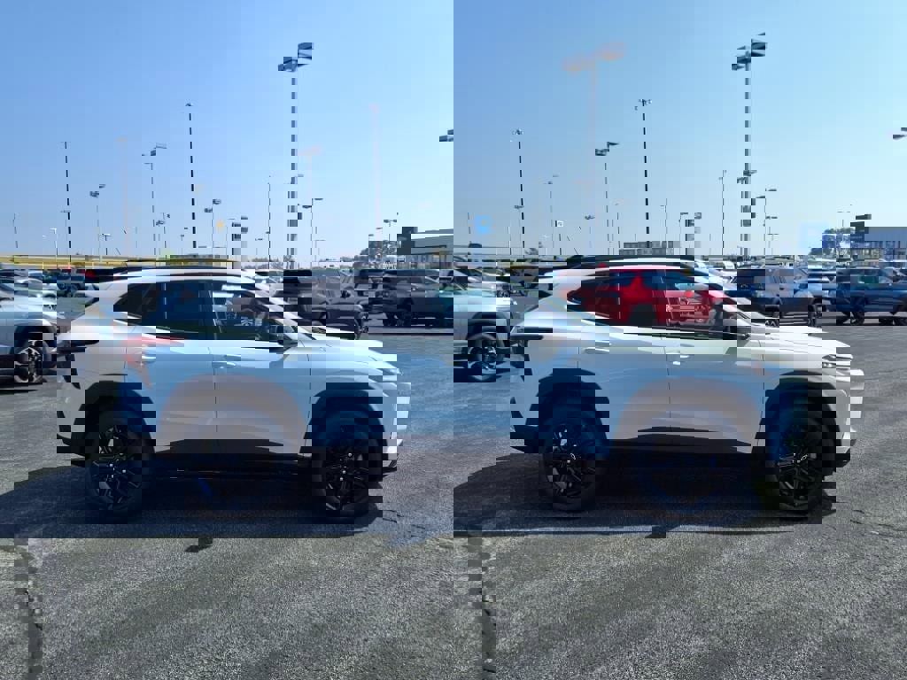 New 2025 Chevrolet Trax ACTIV w/ Driver Confidence Package image 2