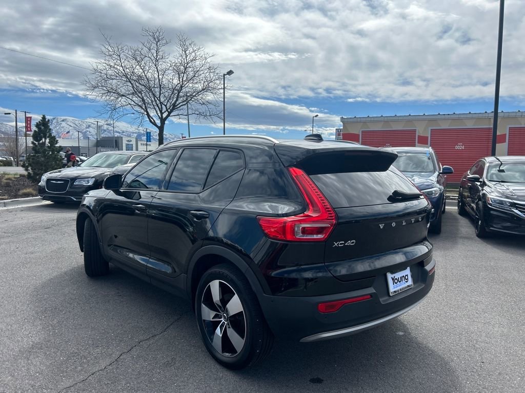 Used 2019 Volvo XC40 T5 Momentum image 7