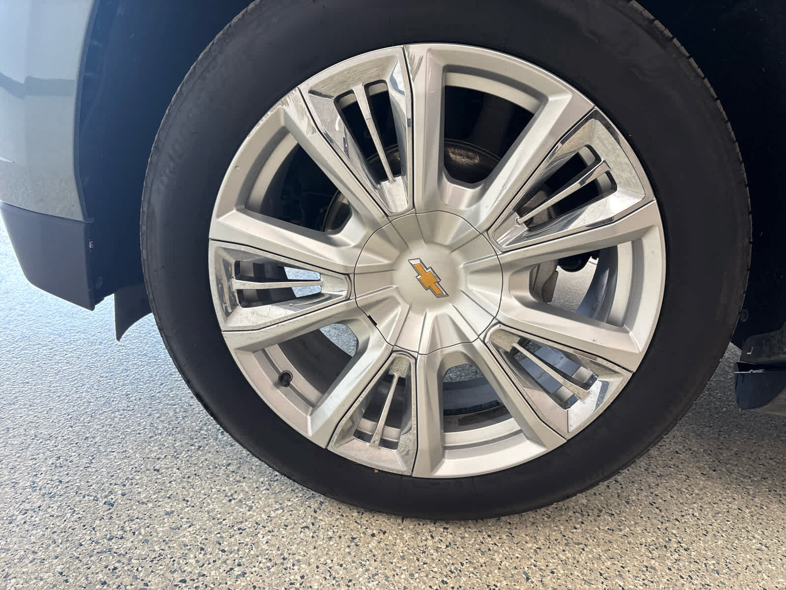 Used 2024 Chevrolet Suburban High Country AWD/4WD image 17