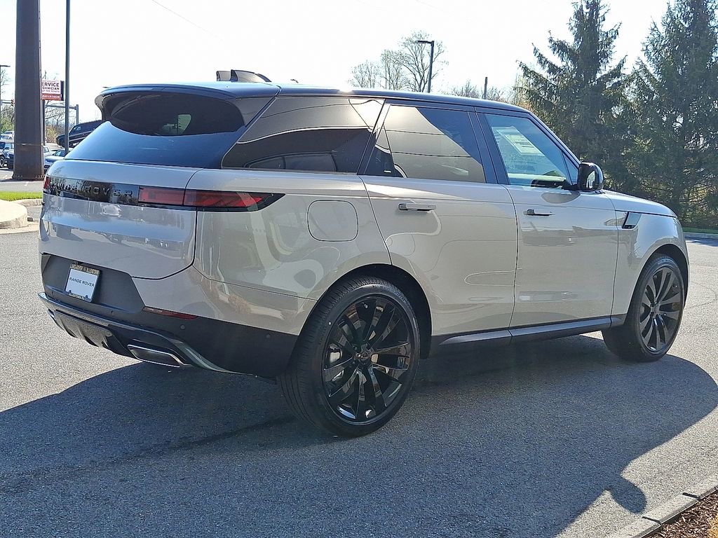 New 2026 Land Rover Range Rover Sport SE AWD/4WD image 3