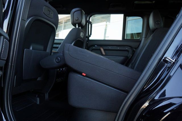 Used 2022 Land Rover Defender 110 X image 24