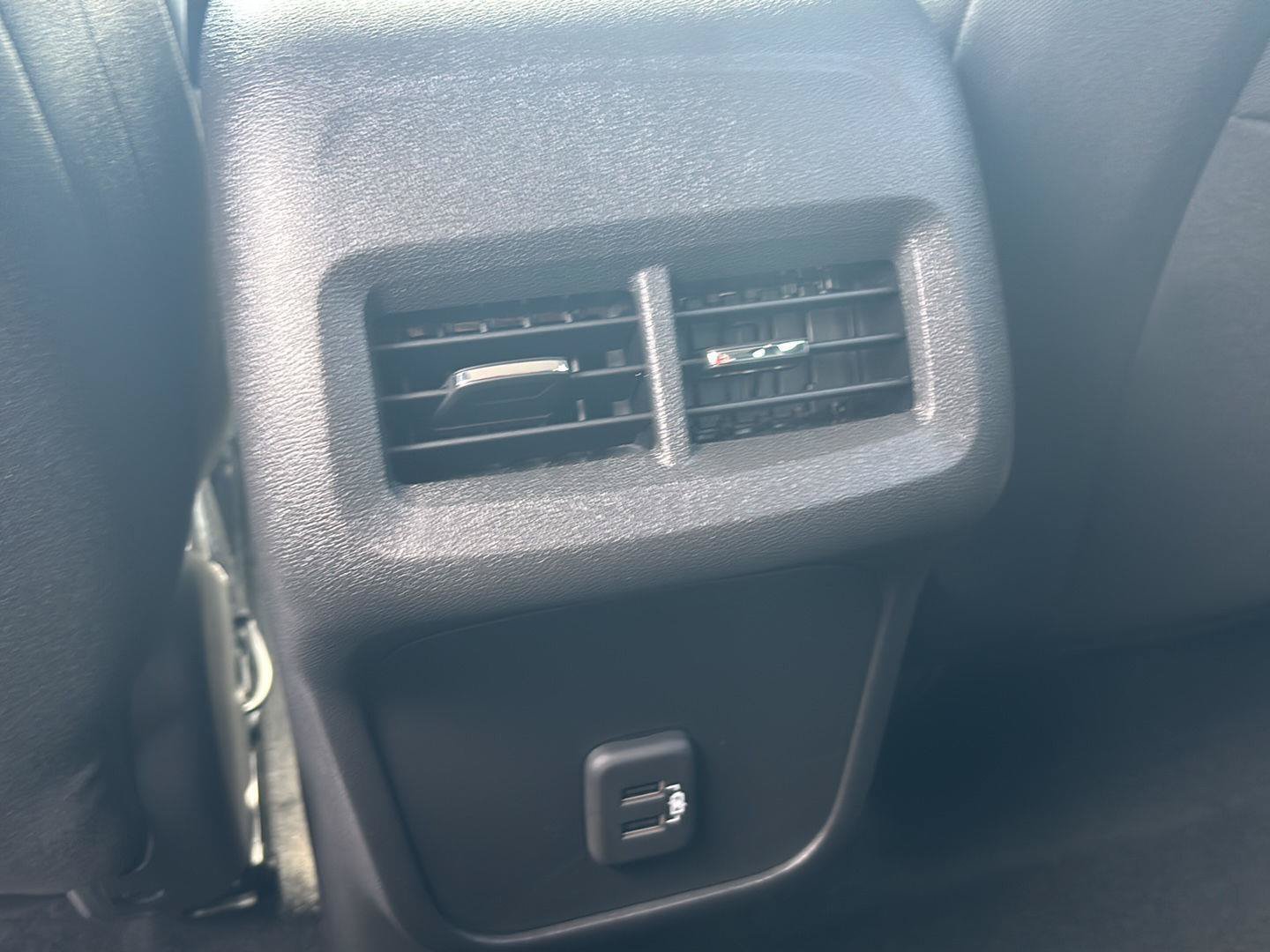 Used 2023 Chevrolet Equinox LT AWD/4WD image 14