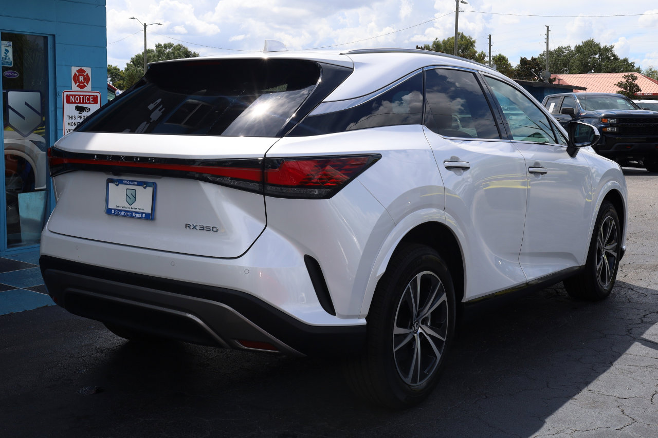 Used 2024 Lexus RX 350 FWD image 4