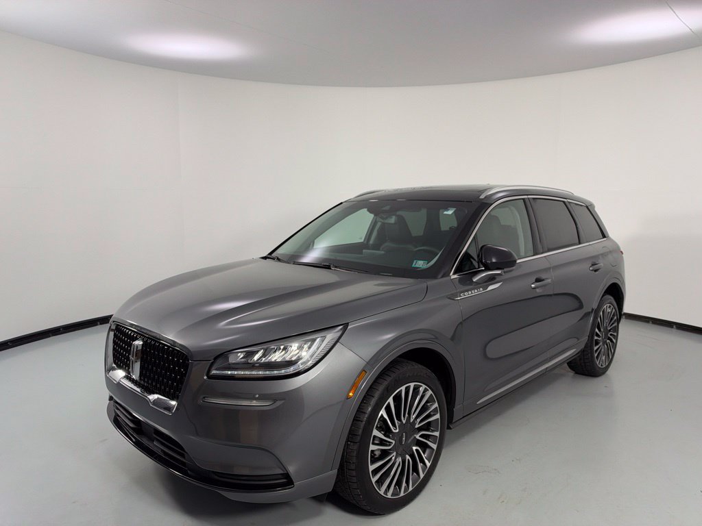 Used 2022 Lincoln Corsair AWD w/ Premium Package image 3