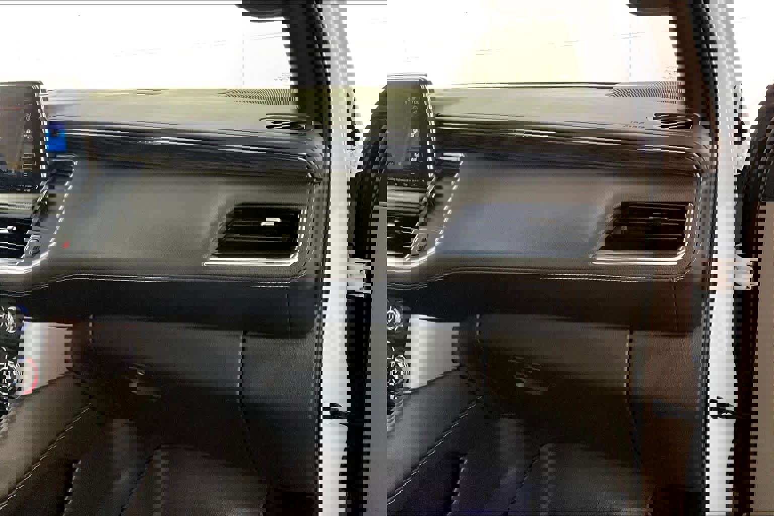 Certified 2023 GMC Yukon XL SLT w/ SLT Premium Package image 18