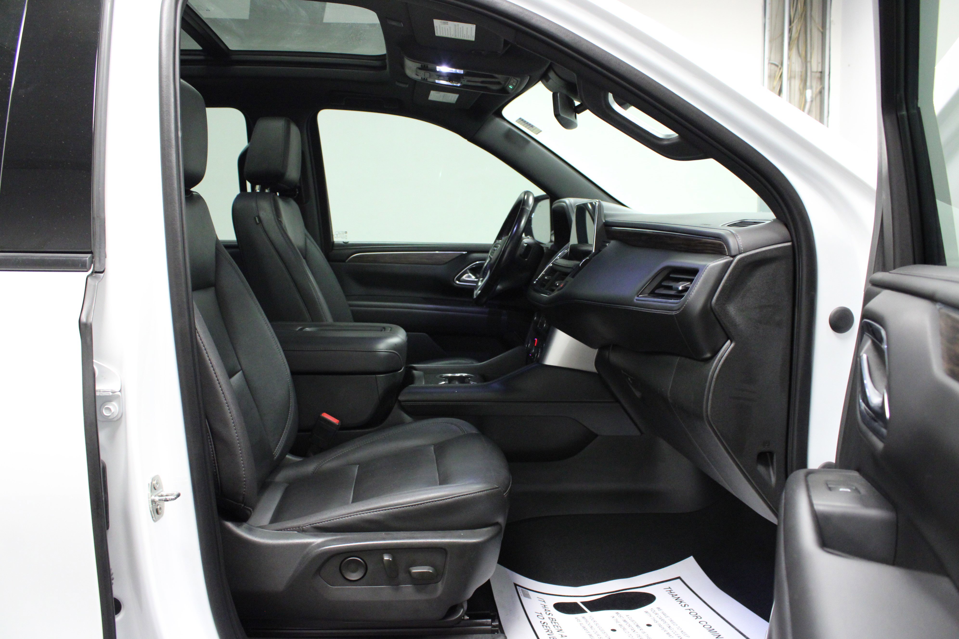 Used 2023 Chevrolet Suburban Z71 w/ Luxury Package image 17