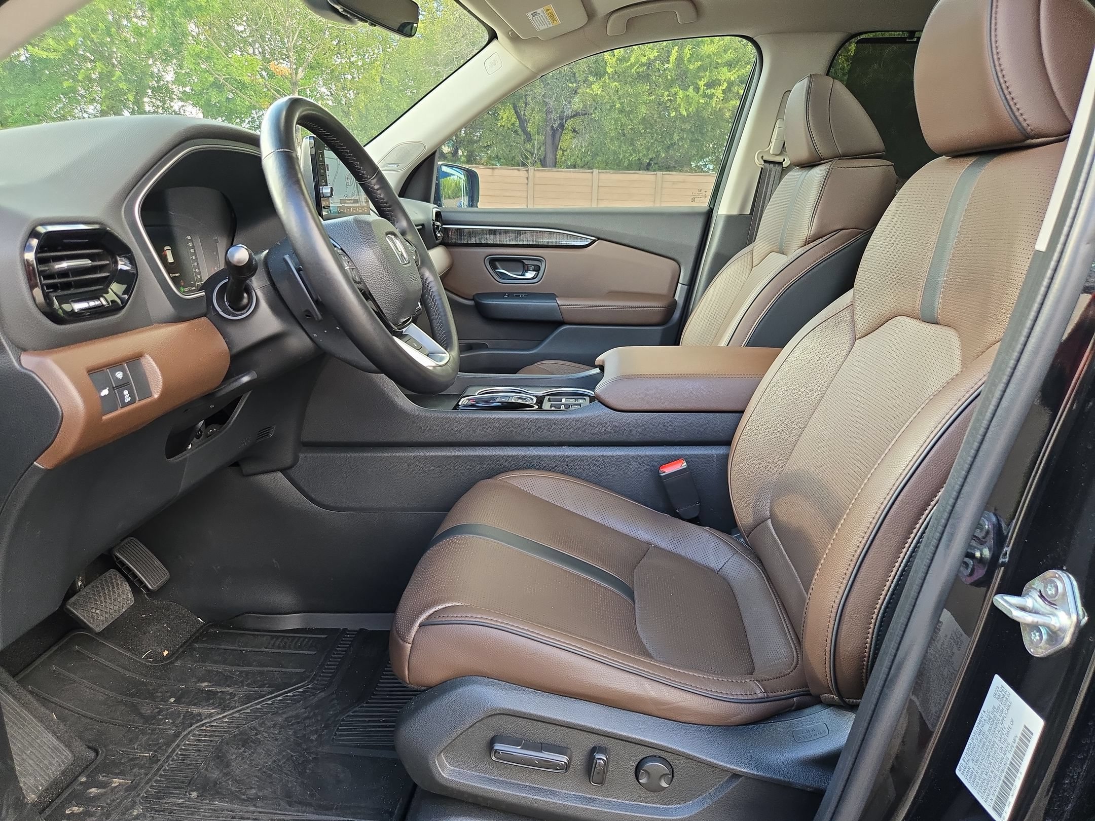 Used 2023 Honda Pilot Elite image 9