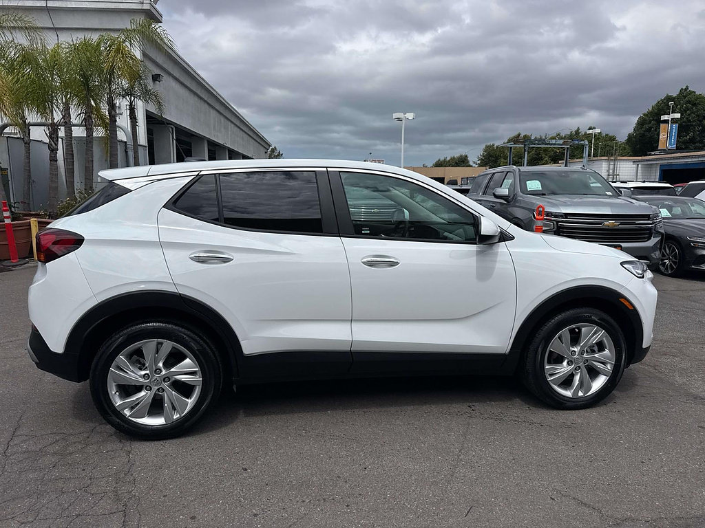 Used 2025 Buick Encore GX Preferred FWD image 2