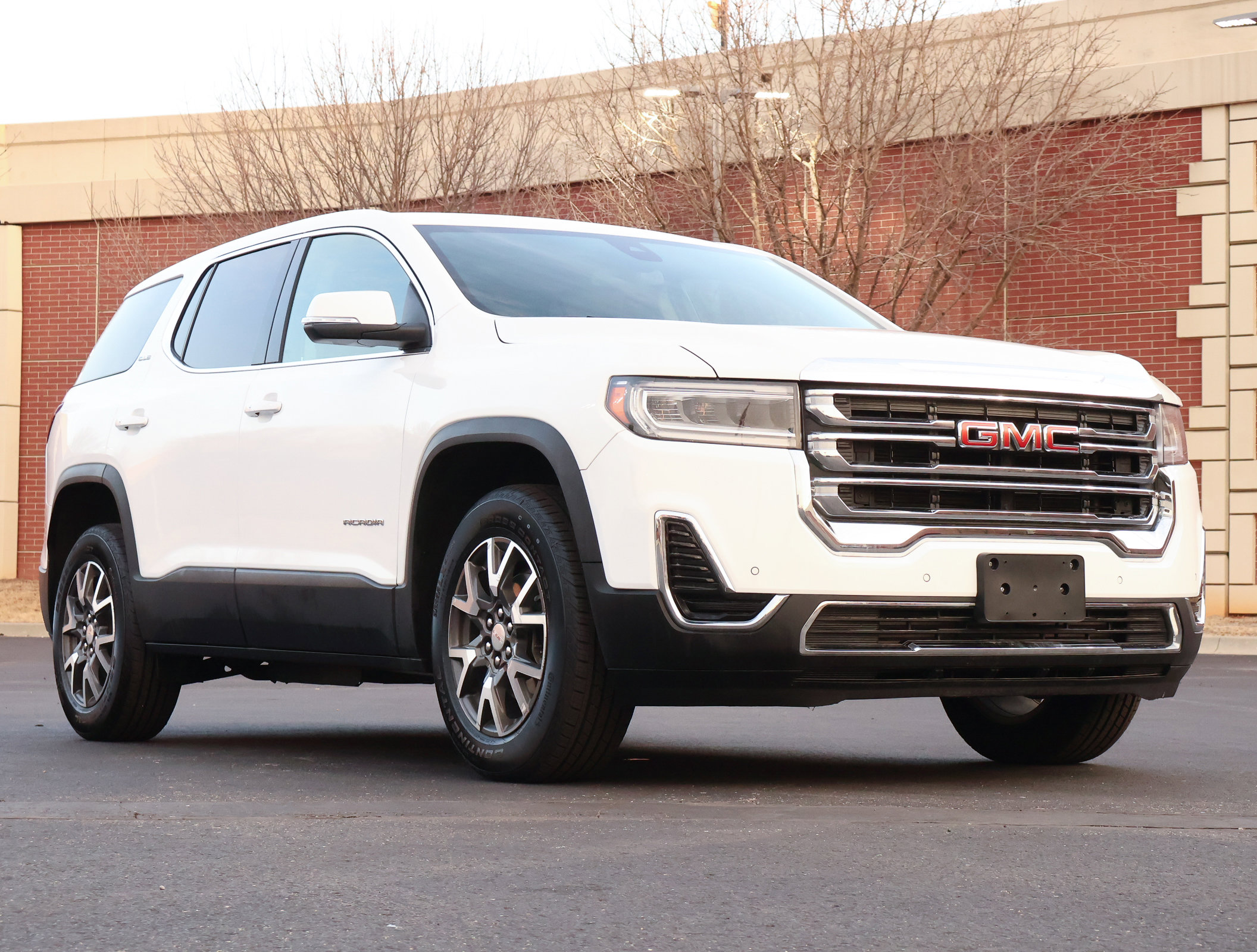 Used 2023 GMC Acadia SLE