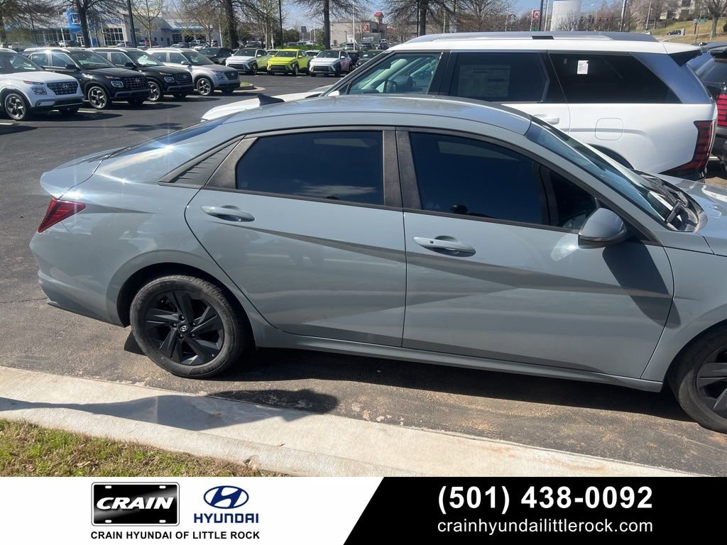 Used 2021 Hyundai Elantra SEL w/ Cargo Package image 1
