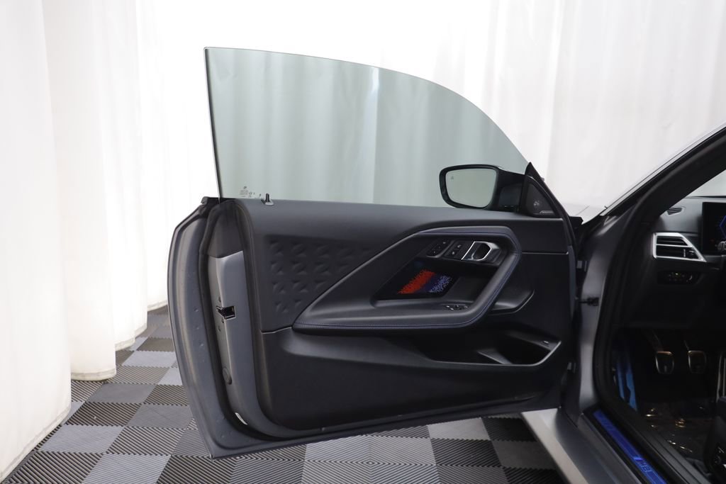 Used 2025 BMW M2 w/ Lighting Package image 4
