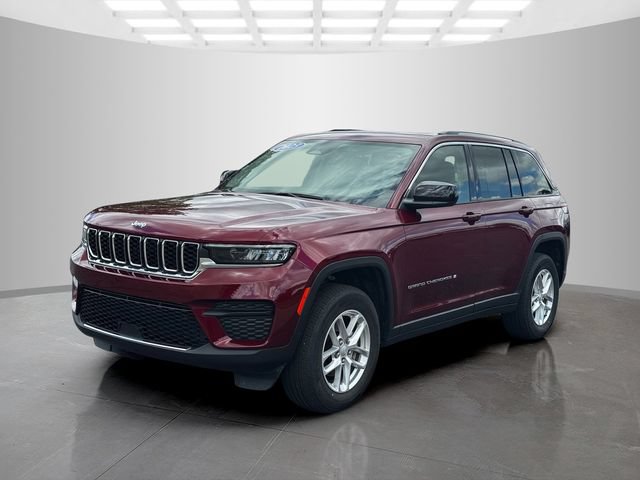 Certified 2023 Jeep Grand Cherokee Laredo AWD/4WD image 3