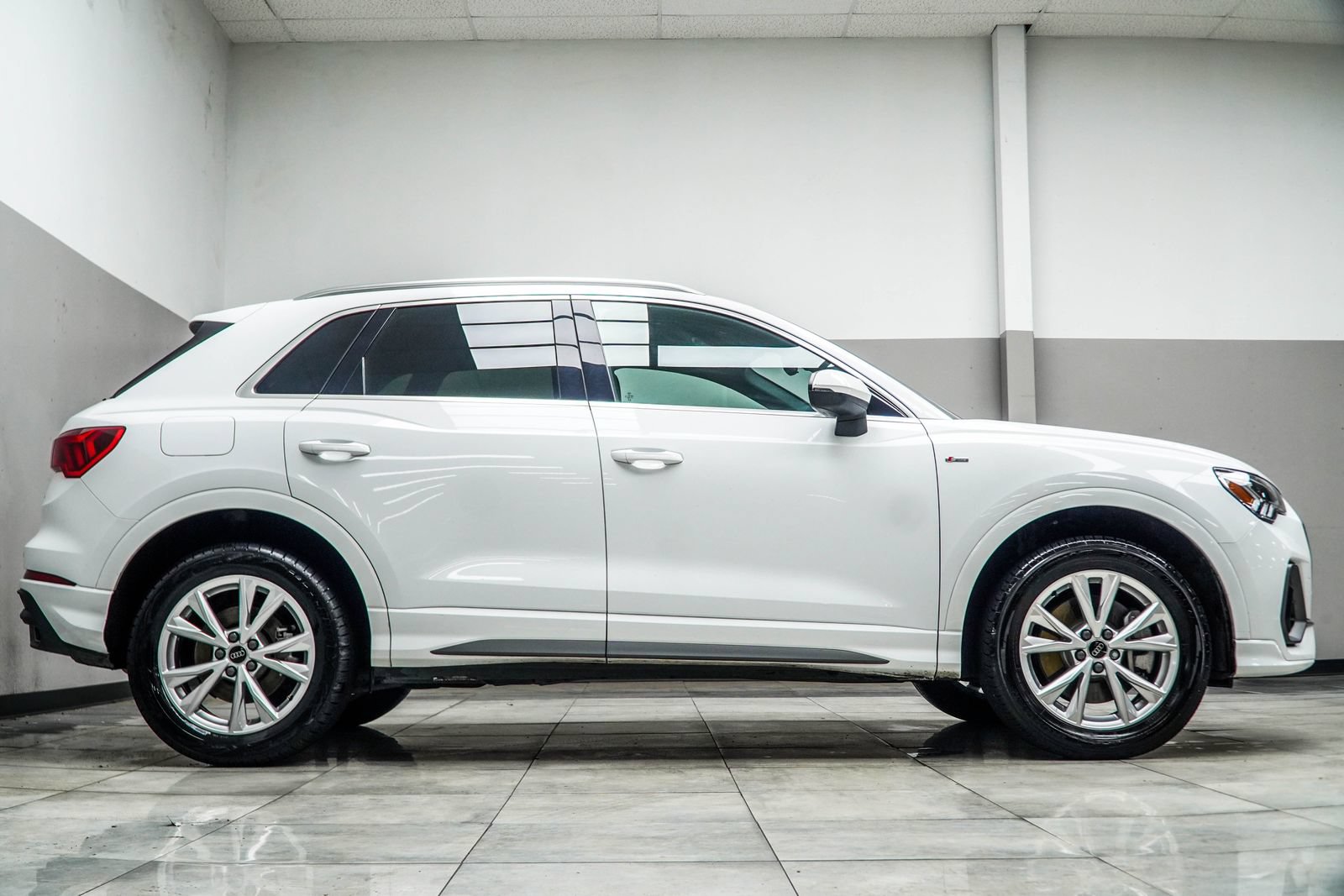 Used 2025 Audi Q3 2.0T Premium AWD/4WD image 7