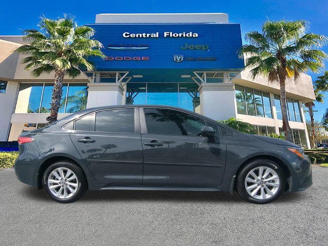 Used 2024 Toyota Corolla LE w/ LE Convenience Package FWD image 3